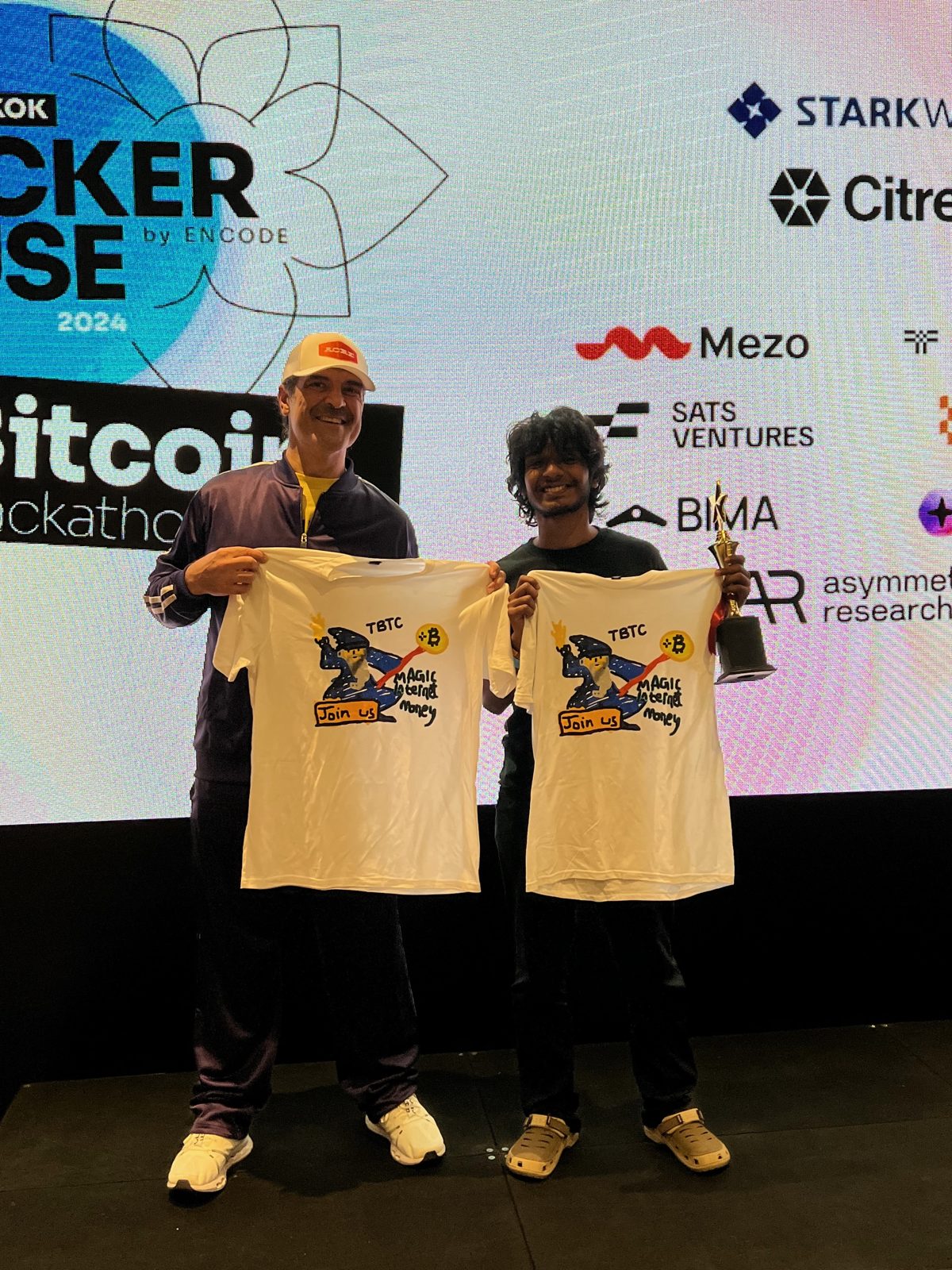 Nico presenting at the Encode Bitcoin Hacker House in Bangkok